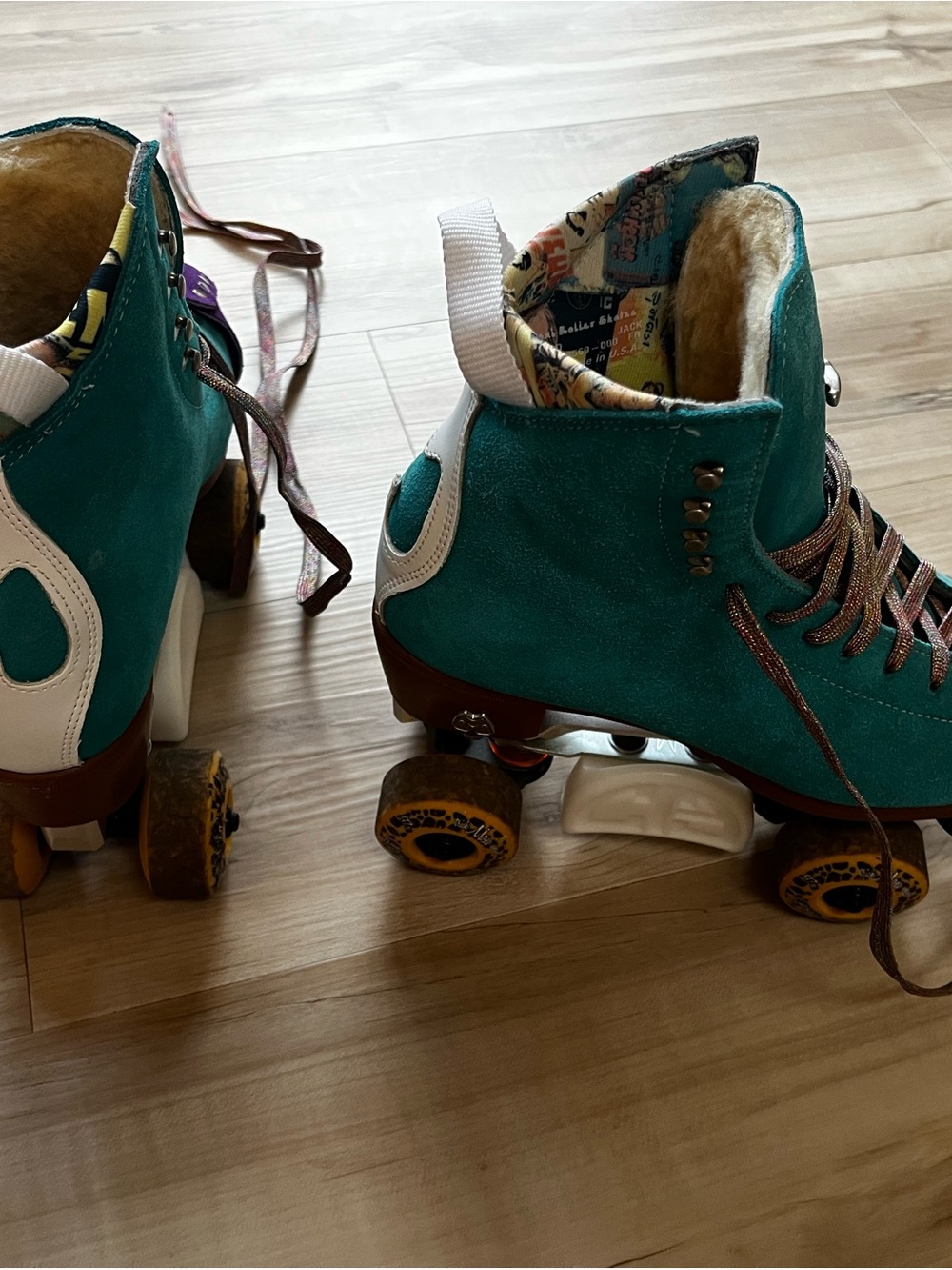 Custom Built Women’s Moxi Jack 🛼 Roller Skates - 6 - Jade - Picture 3 of 6